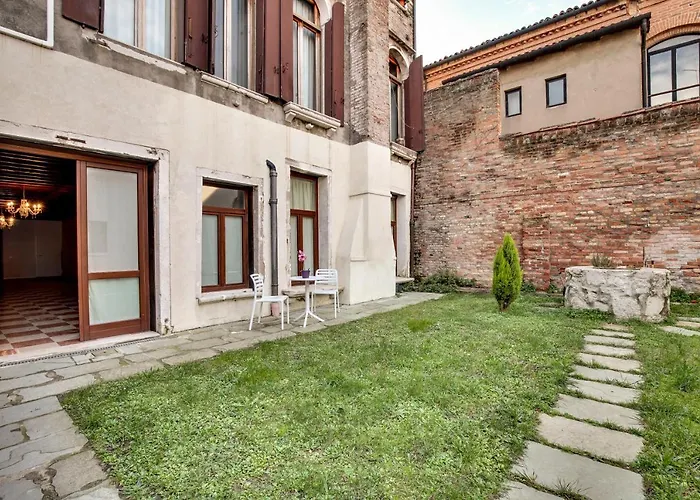 Cannaregio Suite With Garden By Wonderful Italy